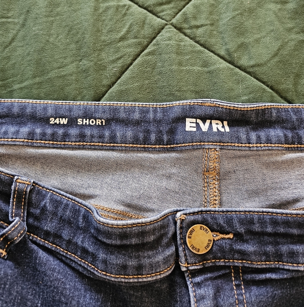 EVRI Women's Blue Denim Shorts - Picture 3 of 3